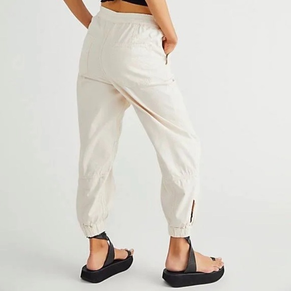 We the Free Women’s Cream High Rise Revival Cotton Denim Joggers, size XS - Picture 2 of 16